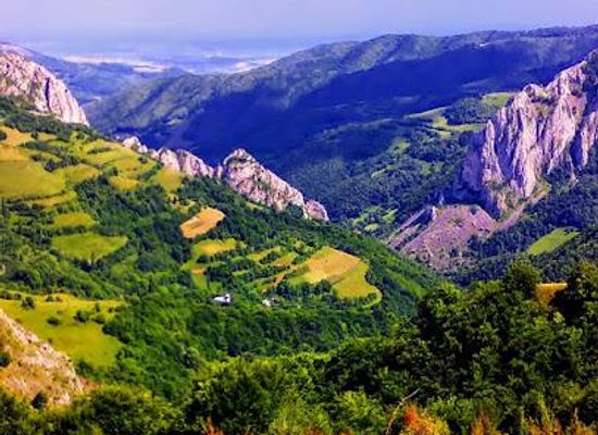 romania/apuseni-mountains/attraction/trascau-mountains