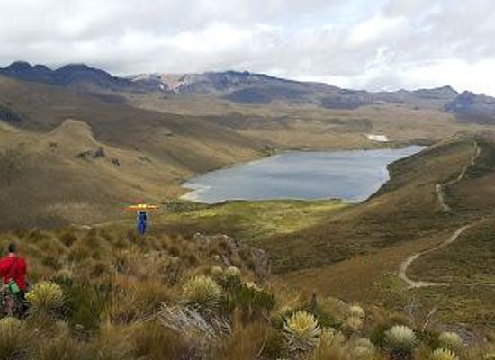 colombia/cocora-valley/attraction/lake-otun
