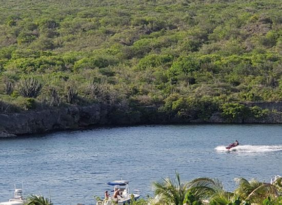 curacao/jan-thiel-beach/attraction/curacao-sign