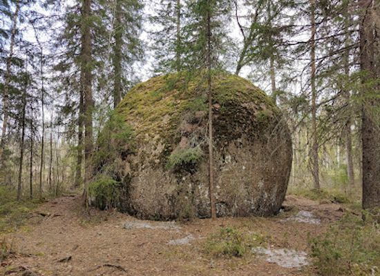 finland/south-ostrobothnia/attraction/aumakivi-stone