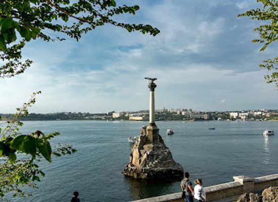 ukraine/sevastopol/attraction/monument-to-the-sunken-ships-in-sevastopol
