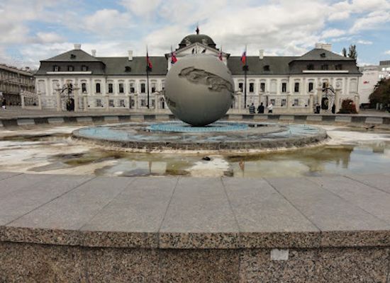 slovakia/bratislava/ruzinov/attraction/presidential-palace