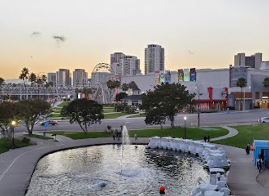 california/long-beach/the-pike/attraction/shoreline-pedestrian-bridge