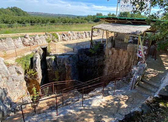 croatia/porec/attraction/speleolit-cave-climbing-center-speleoadventure