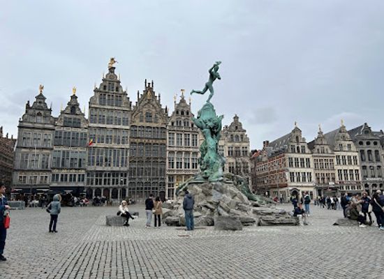 belgium/antwerp/antwerp-city-center/attraction/antwerp-christmas-market