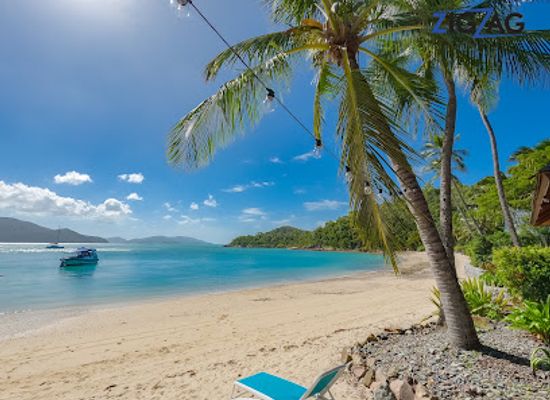 australia/whitsunday-islands/attraction/zigzag-whitsundays-day-tour