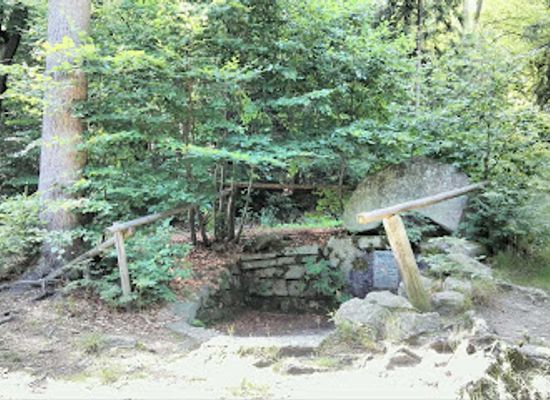 germany/fichtel-mountains/attraction/pfalzbrunnen
