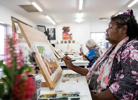australia/red-centre/attraction/iltja-ntjarra-many-hands-art-centre