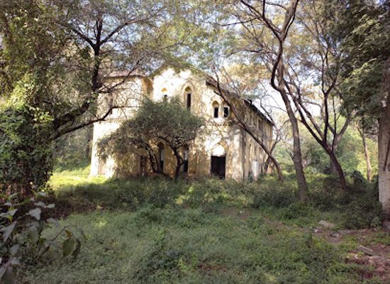 india/pune/attraction/residency-road-haunted-mansion