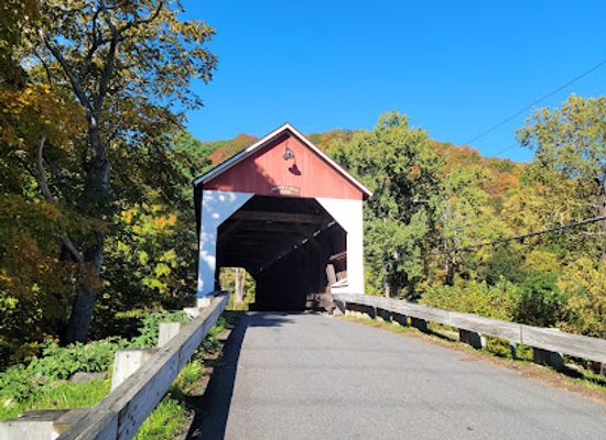 massachusetts/mohawk-trail/attraction/arthur-a-smith-covered-bridge