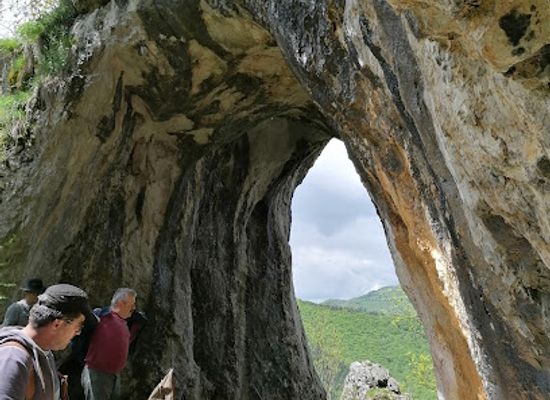 romania/gorj/attraction/pestera-ascunsa