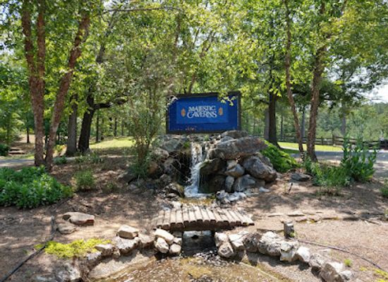 alabama/coastal-plain/attraction/majestic-caverns