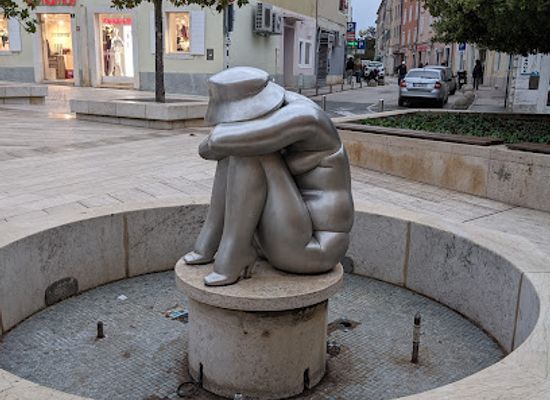 croatia/porec/attraction/donna-con-tacchi