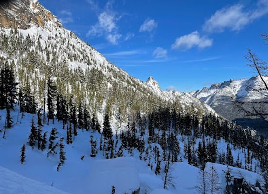 washington/northern-cascades/attraction/north-cascade-heli