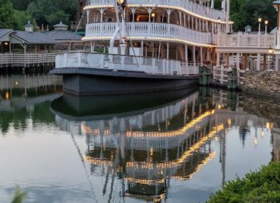florida/greater-orlando/attraction/liberty-square-riverboat
