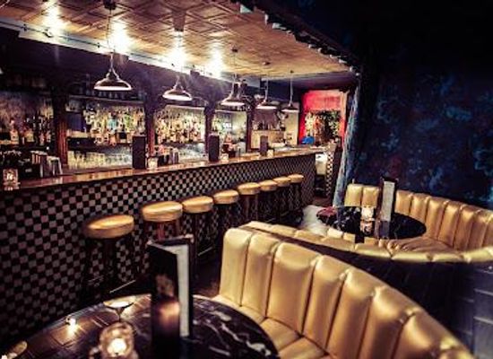 united-kingdom/windsor/attraction/the-cocktail-club-cocktail-bar-in-fitzrovia