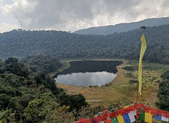 india/sikkim/attraction/view-point-at-khecheopalri-lake