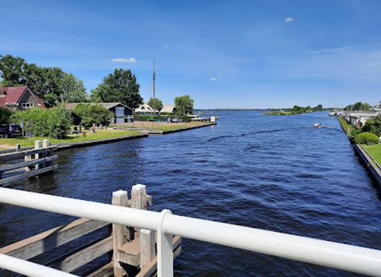 netherlands/giethoorn/attraction/origin-of-de-blauwe-hand