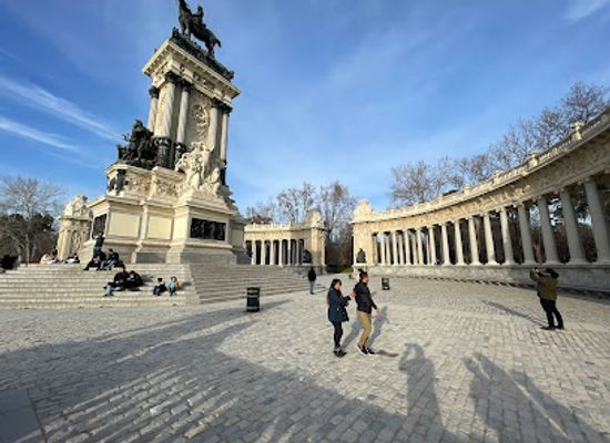 spain/madrid/salamanca/attraction/great-pond-of-el-retiro