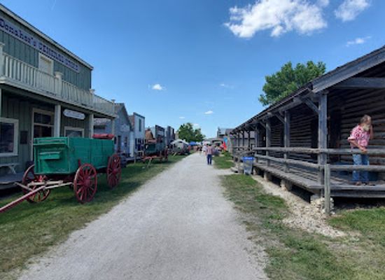 iowa/northeast-iowa/attraction/the-fort-museum-and-frontier-village