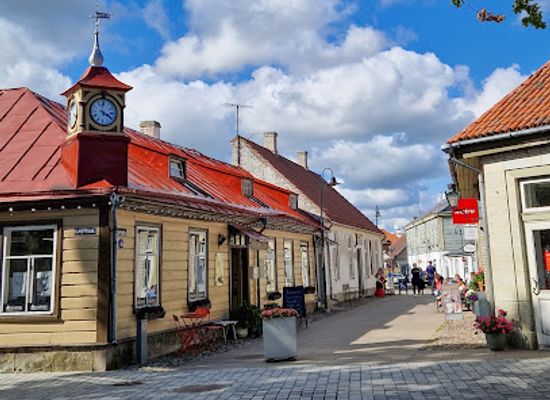 estonia/saaremaa/attraction/kuresaare-keskvaljak
