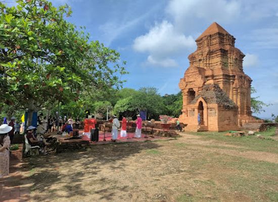 vietnam/phan-thiet/attraction/champa-temples