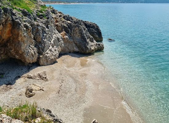 albania/delvina/attraction/gjiri-amla-amla-bay