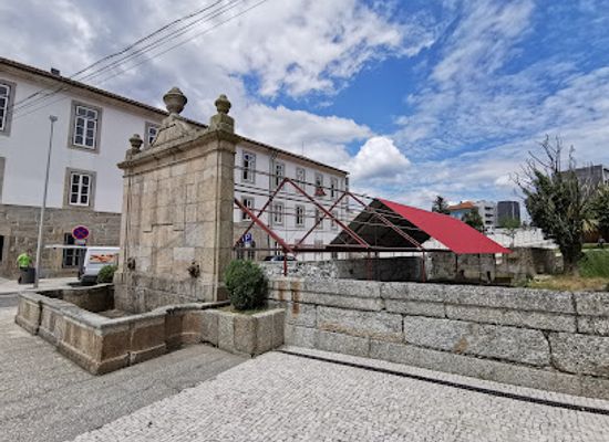 portugal/guimaraes/attraction/tanque-publico