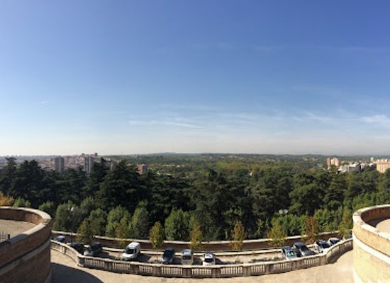 spain/madrid-community/attraction/plaza-de-la-armeria