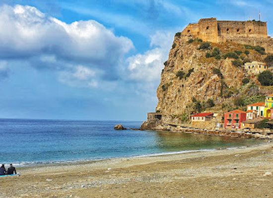 italy/calabria/attraction/castello-aragonese