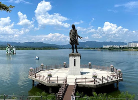 south-korea/chuncheon/attraction/soyanggang-girl-statue