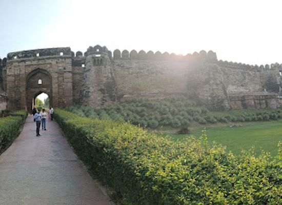 india/northern-plains/attraction/shahi-fort-jaunpur-fort