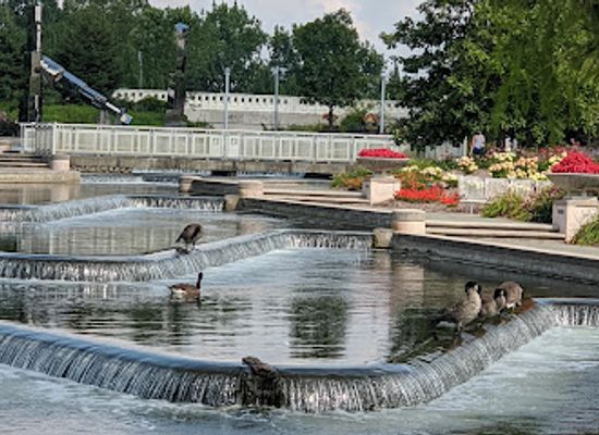 indiana/south-bend/attraction/mishawaka-riverwalk