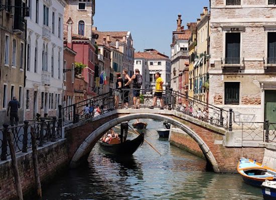 italy/venice/san-polo/attraction/campo-san-stin