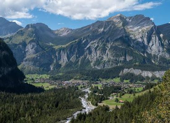 switzerland/bernese-oberland/attraction/wanderweg-zum-oeschinensee