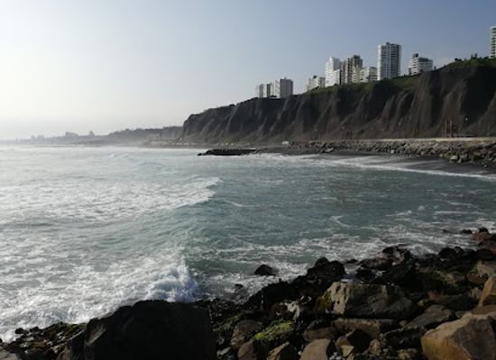 peru/callao/attraction/paseo-de-los-heroes-navales-plaza-grau