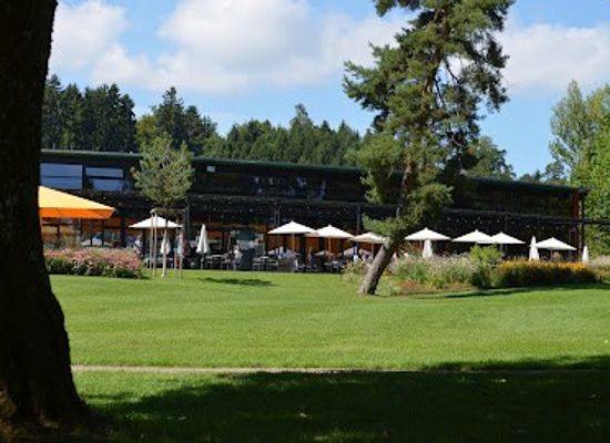 switzerland/zurich/attraction/park-im-gruene-ruschlikon