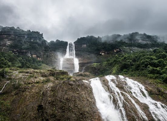 india/meghalaya/attraction/kynrem-falls