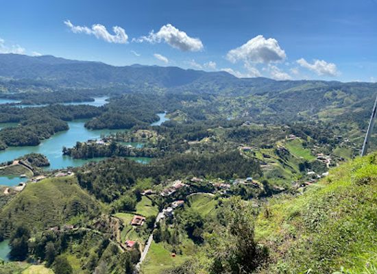 colombia/guatape/attraction/represa-guatape