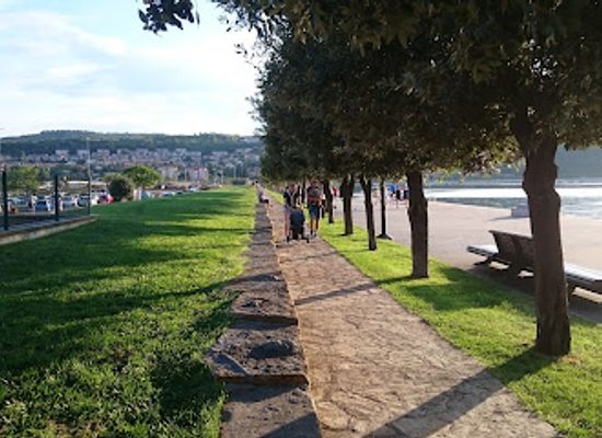 slovenia/koper/attraction/hlavatyjev-park