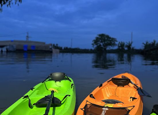 india/alleppey/attraction/raja-kayakaing-alappuzha-kerala