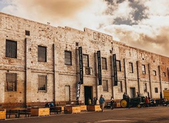 oregon/columbia-river-gorge/attraction/the-fruit-company-factory-experience