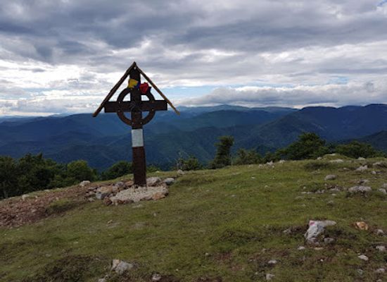 romania/buila-vanturarita-national-park/attraction/crucea-eroilor-rezistentei-anticomuniste-din-oltenia