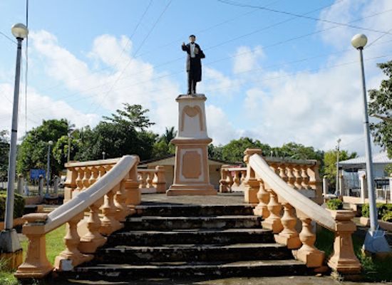 philippines/western-visayas/attraction/smallest-plaza