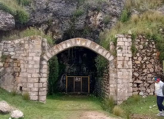 peru/huancavelica/attraction/mina-de-la-muerte-de-santa-barbara-huancavelica