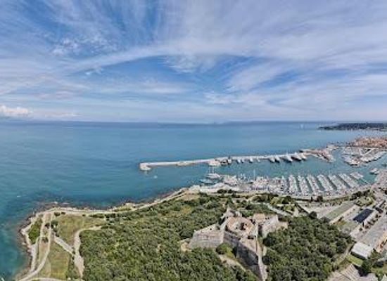 monaco/la-condamine/attraction/port-vauban-antibes