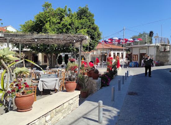 cyprus/governor-s-beach/attraction/kalavasos-village-square