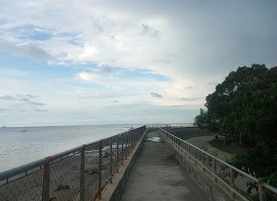 philippines/cagayan-de-oro/attraction/bulua-seawall
