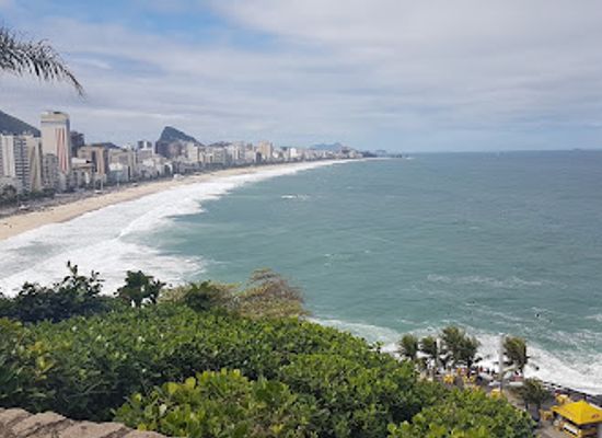 brazil/rio-de-janeiro/leblon/attraction/parque-natural-municipal-dois-irmaos-dois-cariocas-sergio-bernardes-e-alfredo-sirkis