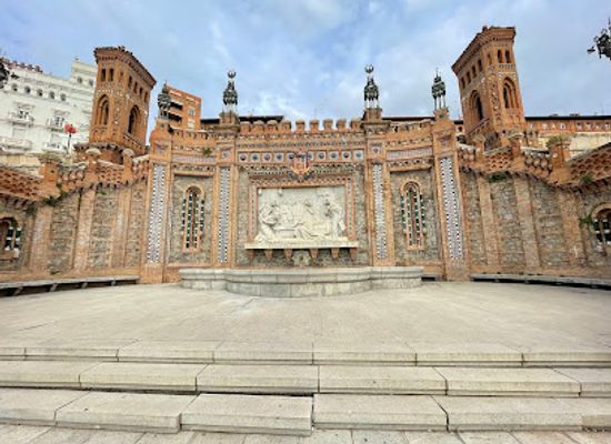 spain/aragon/attraction/escalinata-del-ovalo